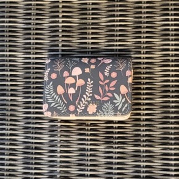 Kenzie Mushroom Card Wallet - Picture 3 of 7